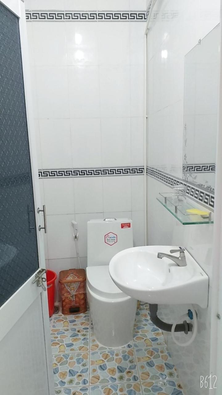 Hotel Nhà Nghỉ NgọC PhuọNg Hon Son Lai Son Habitación foto
