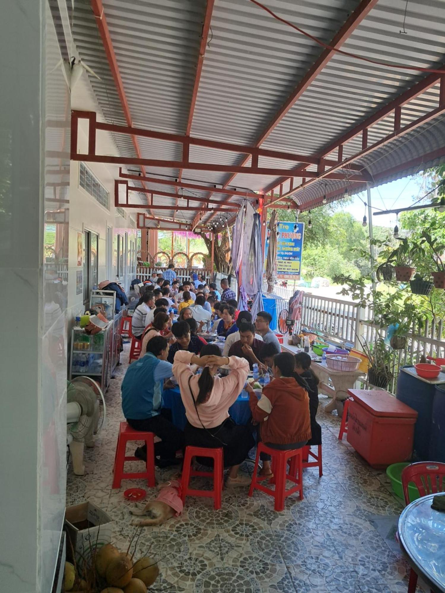 Hotel Nhà Nghỉ NgọC PhuọNg Hon Son Lai Son Exterior foto
